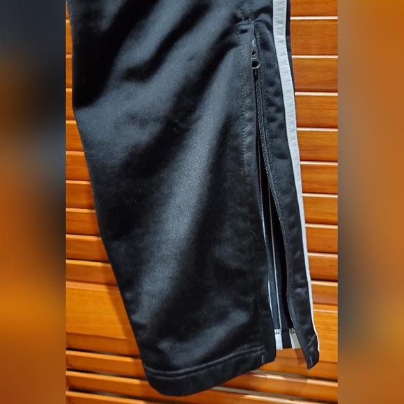 Adidas 3 stripe on hem track pants - Picture 3 of 5